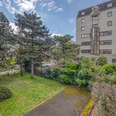 Le Lussac Apartment